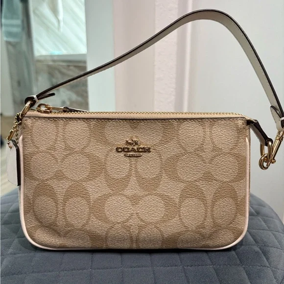 Coach Nolita 19 in Signature Canvas - Picture 2 of 12